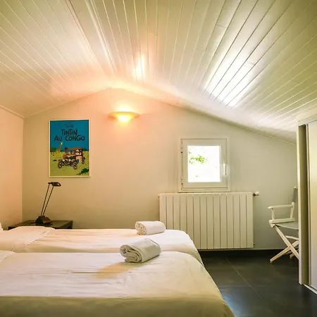 Contemporaine Proximite Et Centre *